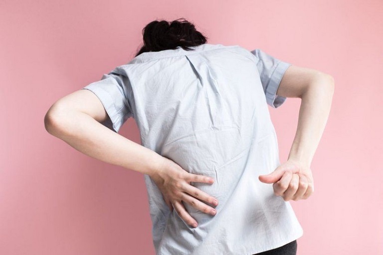 Đặc điểm và triệu chứng của đau đốt sống lưng cuối là gì?
